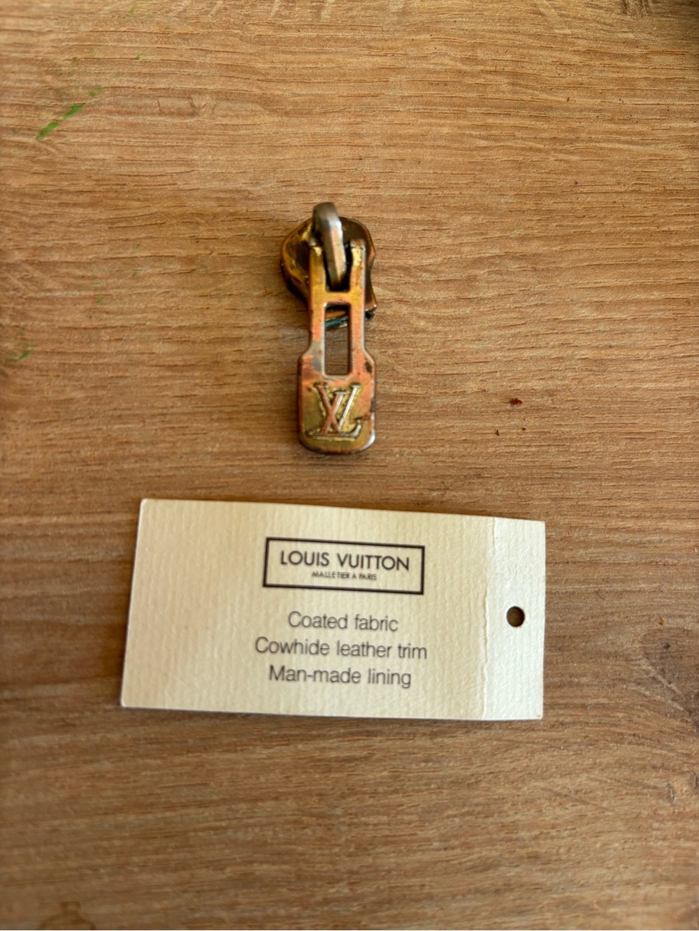 Louis Vuitton Gold-tone LV Zipper Slider